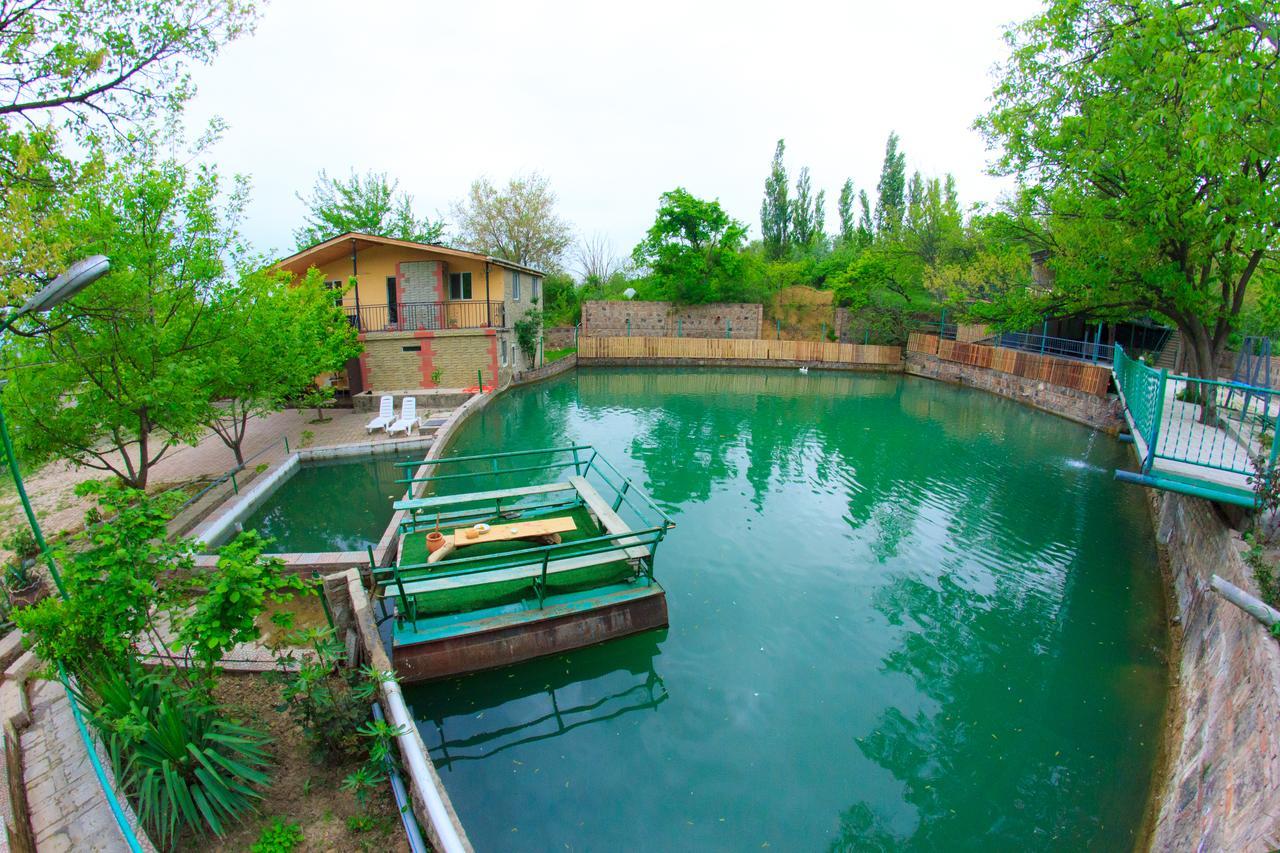 Amiran'S Lake Hotel Тбилиси Екстериор снимка