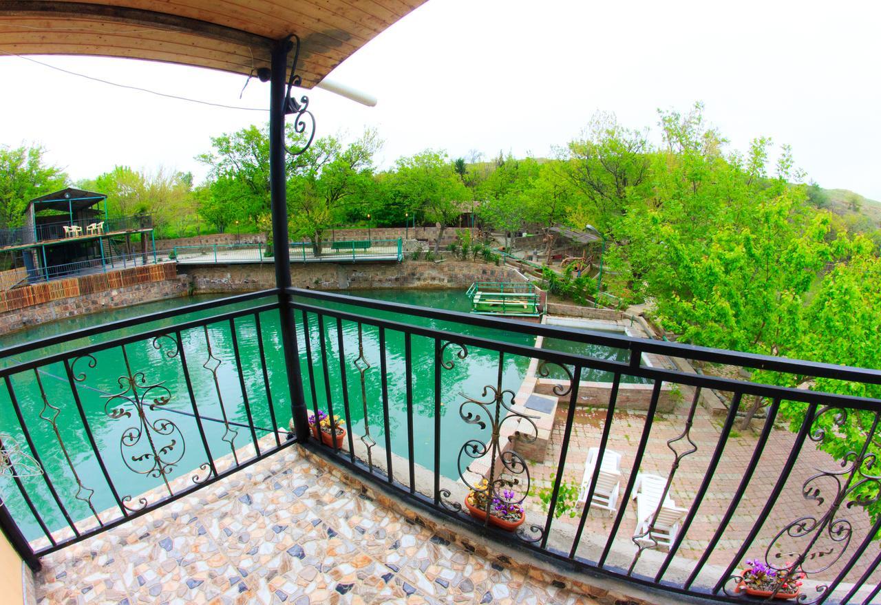 Amiran'S Lake Hotel Тбилиси Екстериор снимка