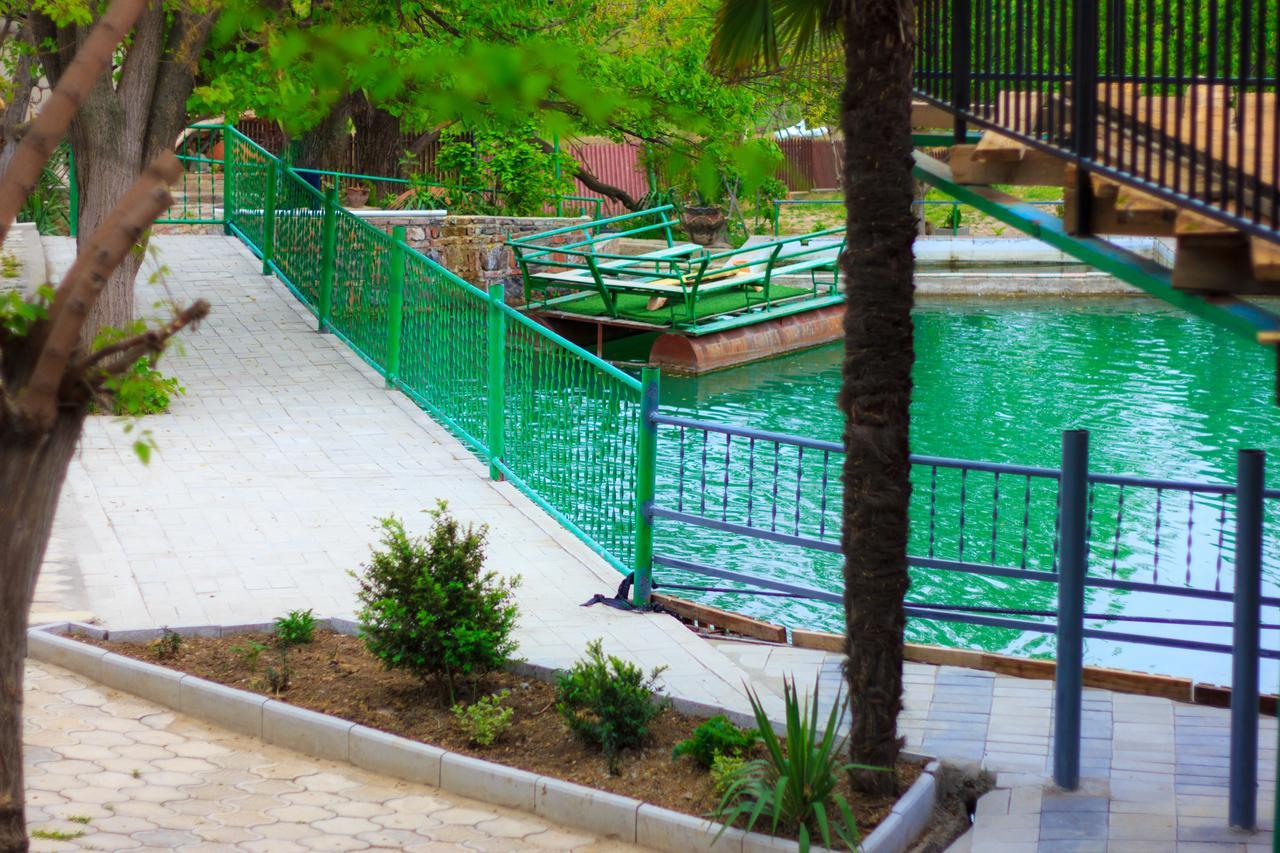 Amiran'S Lake Hotel Тбилиси Екстериор снимка