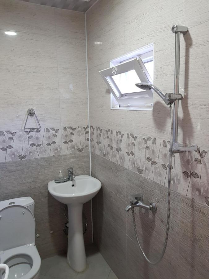 Amiran'S Lake Hotel Тбилиси Екстериор снимка
